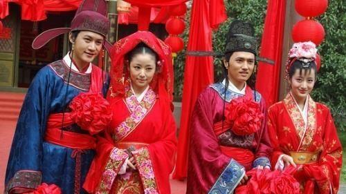 吃瓜群众对联下联,瓜田李下话人生