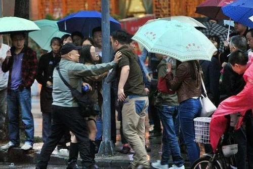 乌布市吃瓜群众事件视频,一场引发热议的网络狂欢